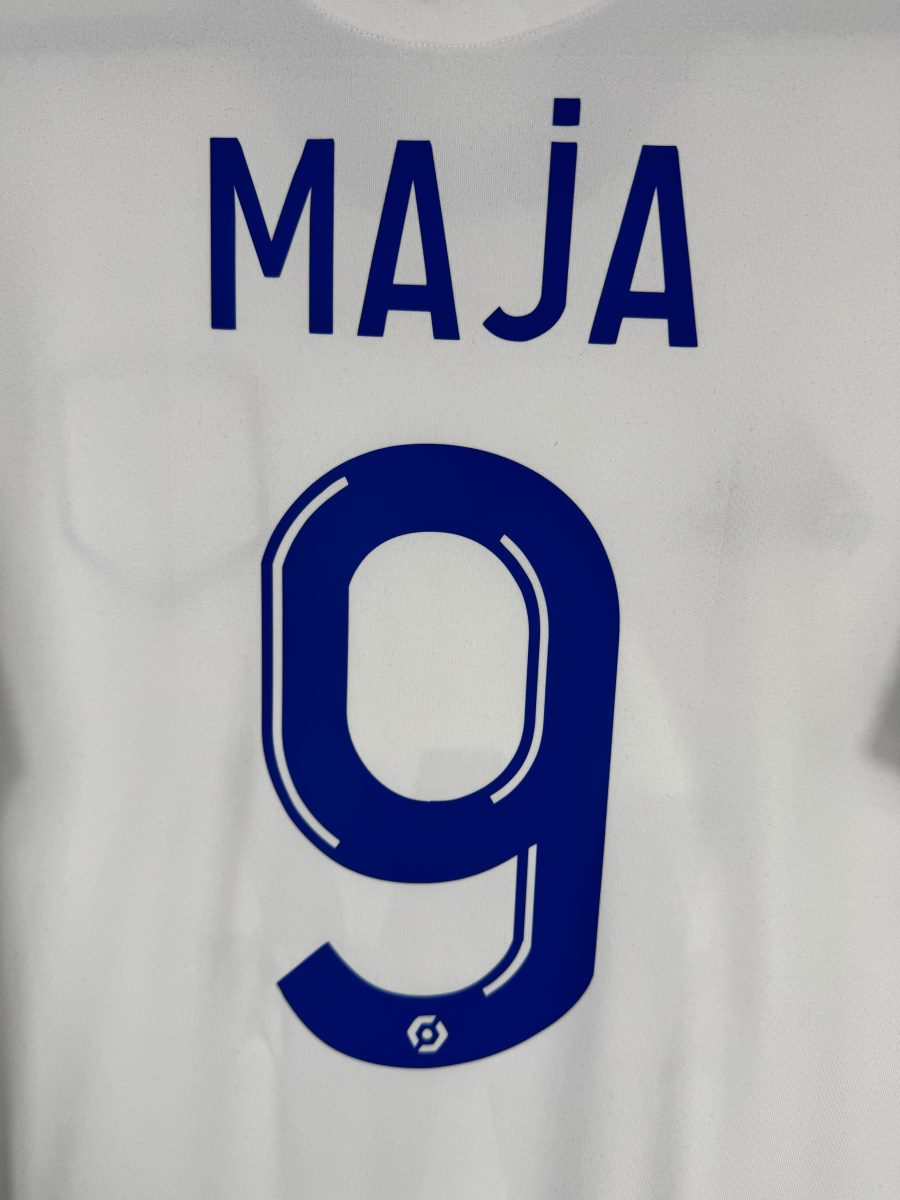 Détail flocage MAJA 9 bleu, maillot Girondins de Bordeaux extérieur 2021-2022