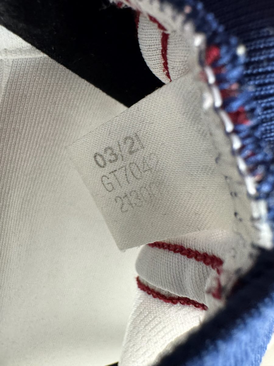 Étiquette adidas code GT7042 date 03/21, maillot Girondins de Bordeaux extérieur 2021-2022