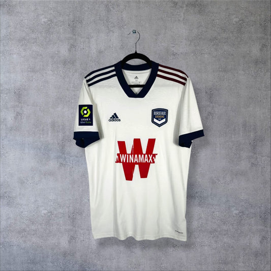Maillot Bordeaux extérieur 2021-2022 adidas blanc de face, col en V marine, sponsor Winamax