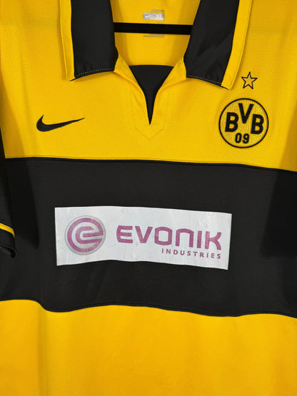 Détail sponsor Evonik et écusson Borussia Dortmund BVB sur maillot domicile Nike 2007-2008