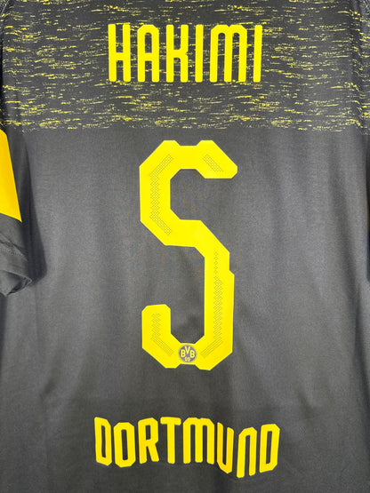 Détail du flocage BVB sur le numéro 5 de Achraf Hakimi