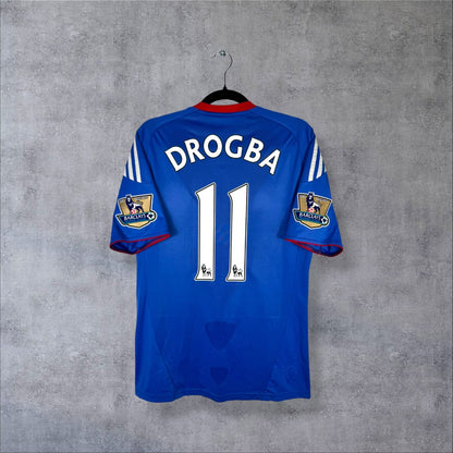 Maillot Chelsea 2010-2011 domicile adidas, dos floqué Drogba 11, badges Premier League champions