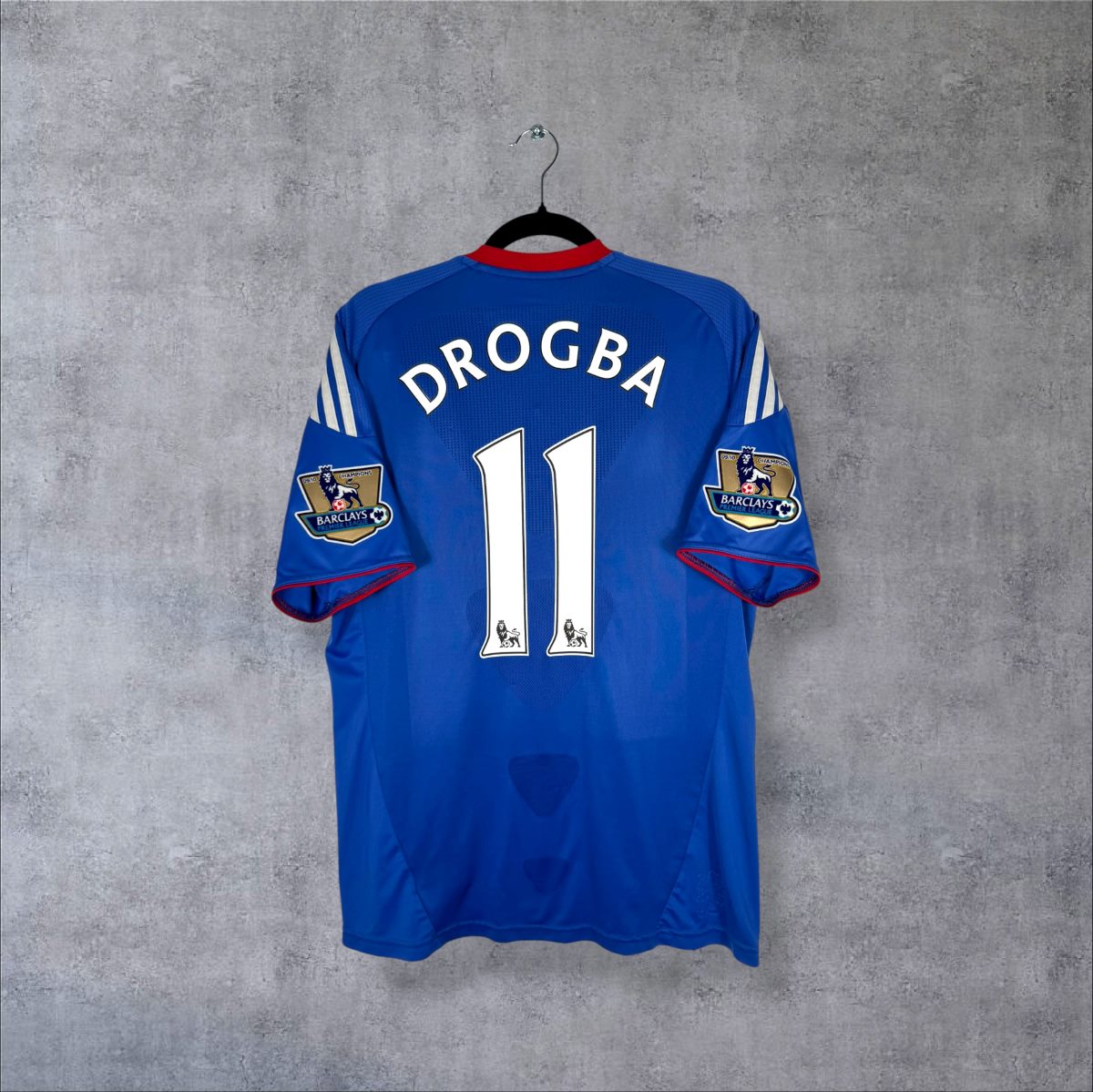 Maillot Chelsea FC 2010-2011 domicile flocage Drogba N°11 vue dos avec patchs champions