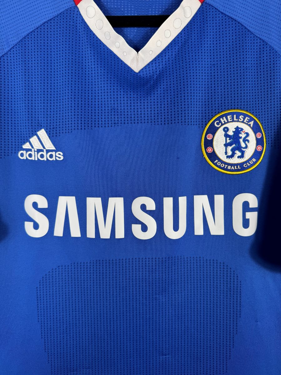Détail écusson Chelsea Football Club et sponsor Samsung maillot 2010-2011