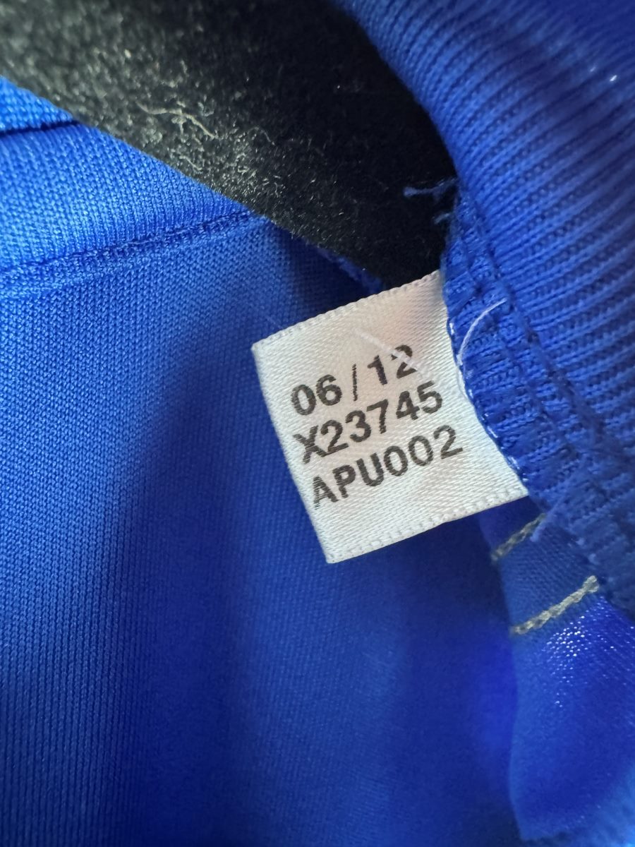 Etiquette adidas du maillot Chelsea 2012-2013 code X23745