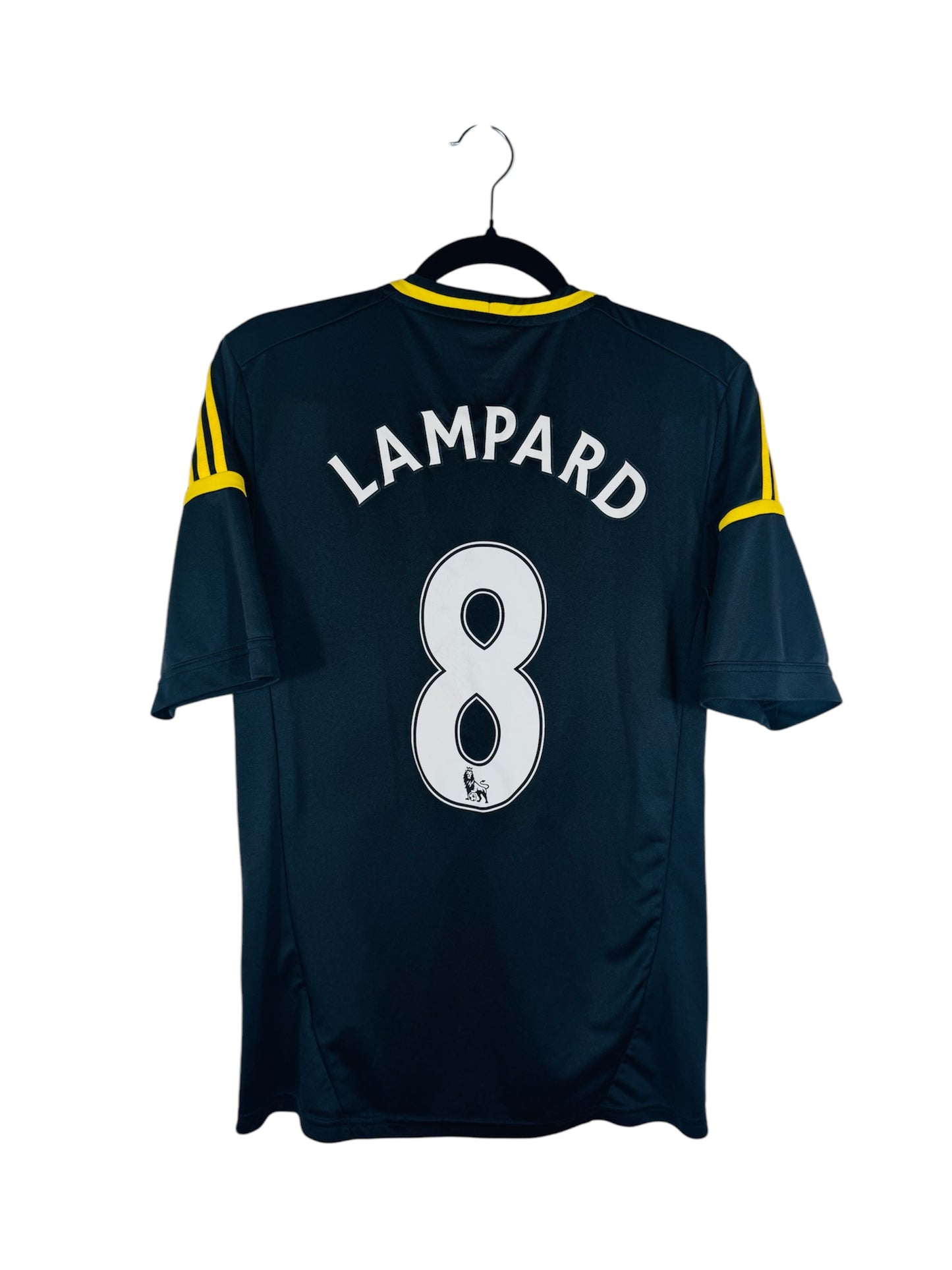 Maillot Chelsea FC 2012-2013 Extérieur Adidas - Vue arrière flocage Lampard N°8, taille S, couleur noir et jaune.