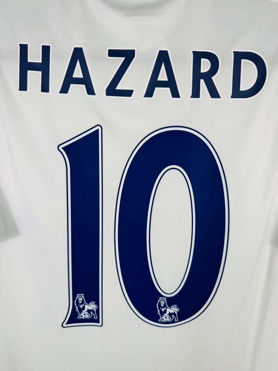 Détail du flocage Hazard 10 en police Premier League, maillot Chelsea extérieur 2015-2016