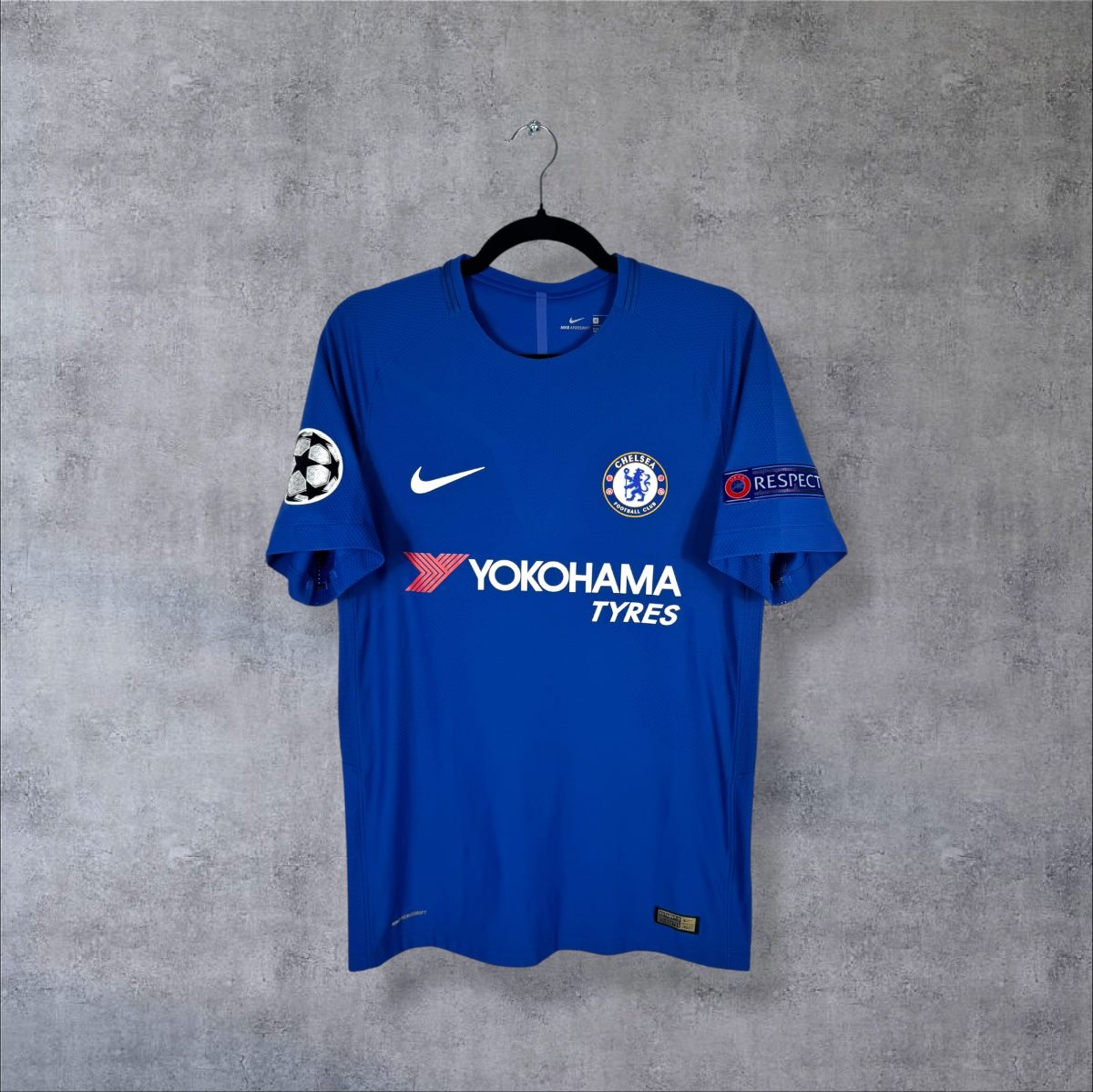 Maillot Chelsea domicile 2017-2018 Nike Vapor Pro de face, sponsor Yokohama Tyres