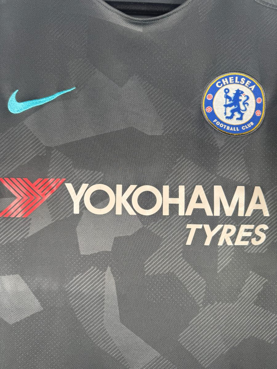 Détail écusson brodé Chelsea, swoosh Nike et motif camouflage tissé du third 2017-2018