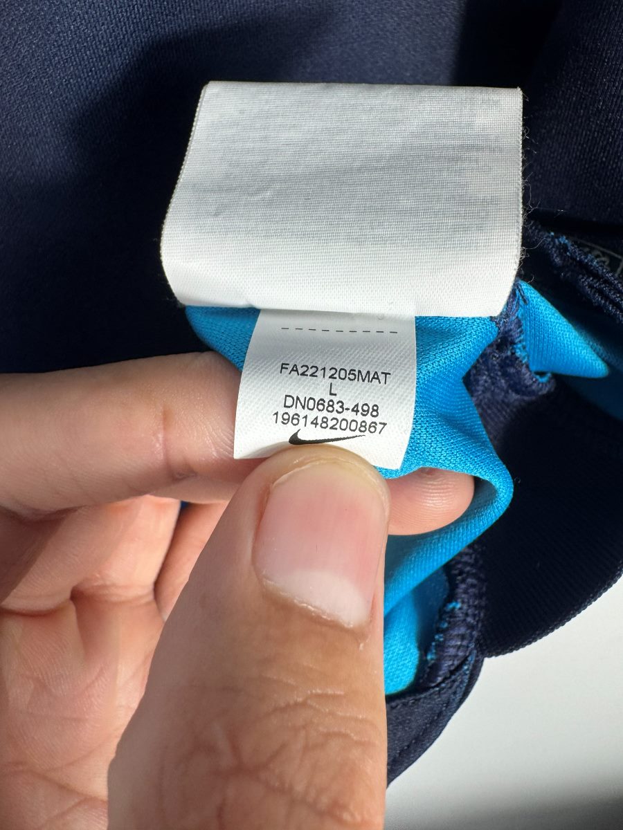 Étiquette Nike d'origine du maillot Croatie 2022-2023 taille L, code produit DN0683-498