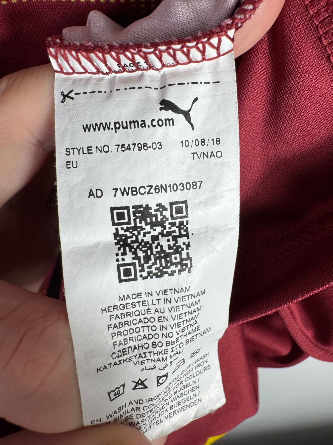 Étiquette d'authenticité avec code Puma 754796-03 prouvant l'originalité du maillot