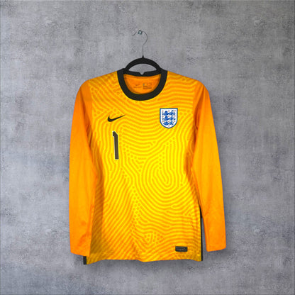 Vue de face du maillot Angleterre Gardien 2020/21 jaune avec motifs topographiques, logo Nike et blason.