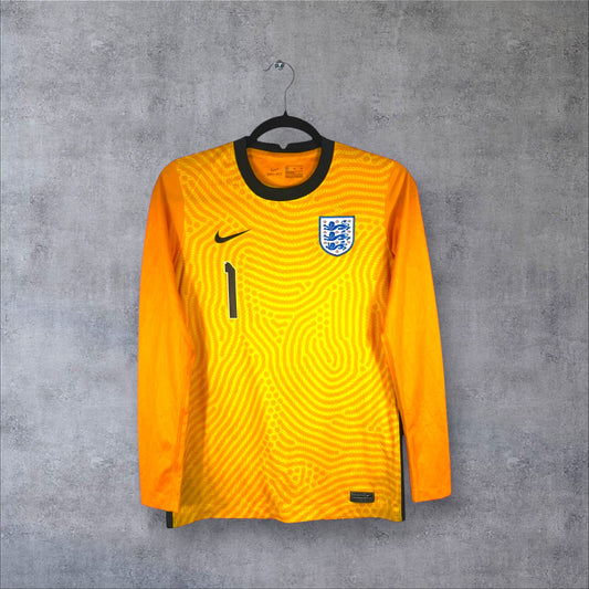 Vue de face du maillot Angleterre Gardien 2020/21 jaune avec motifs topographiques, logo Nike et blason.
