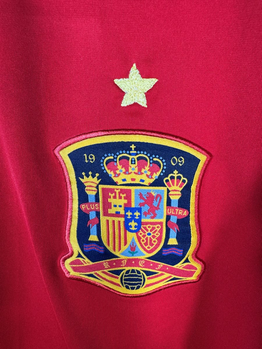 Écusson RFEF brodé et étoile, maillot Espagne domicile 2010