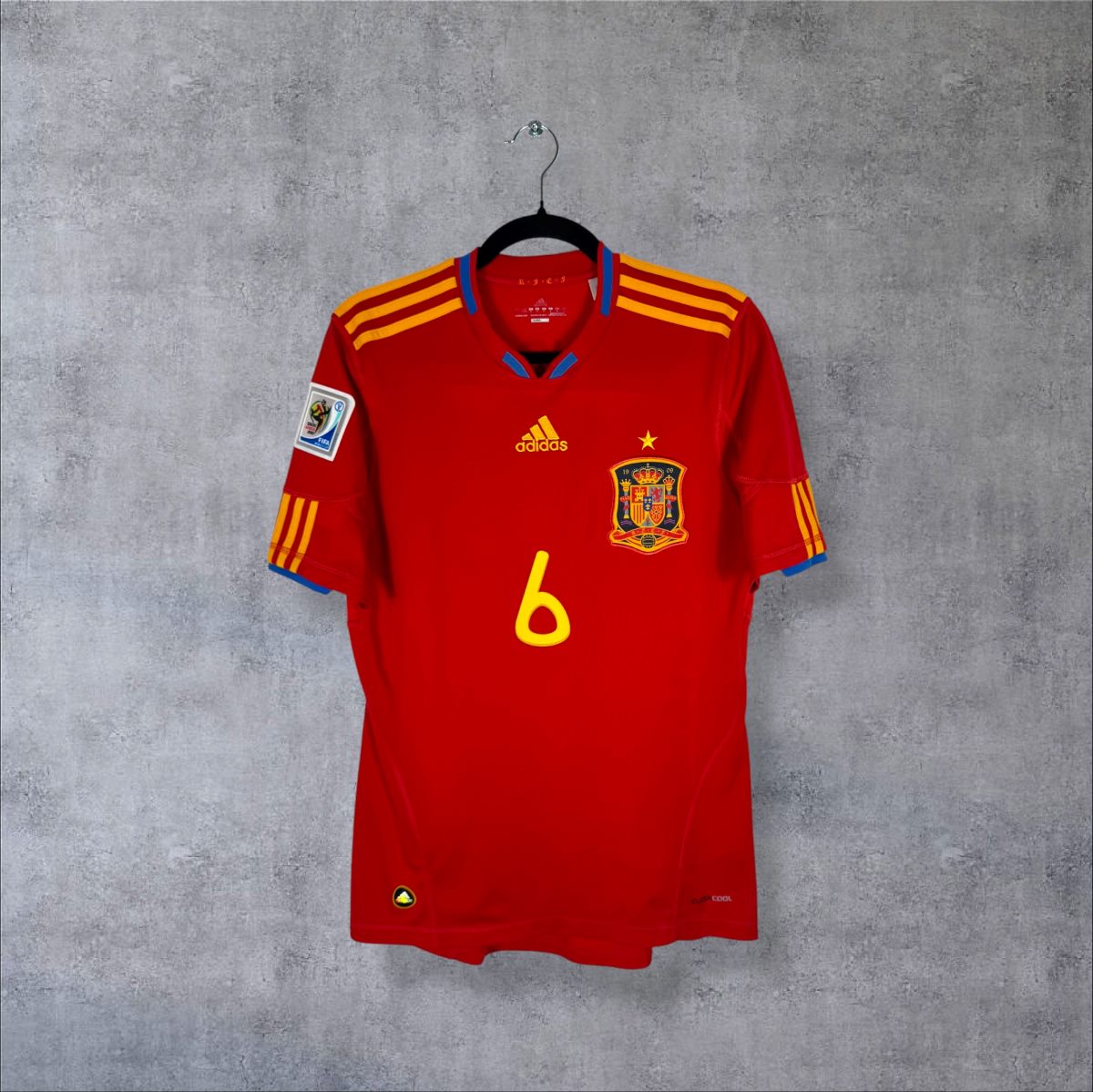 Maillot Espagne 2010 domicile adidas face numéro 6 écusson RFEF à l'étoile