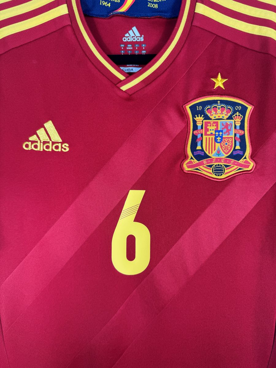 Détail écusson RFEF une étoile maillot Espagne 2012