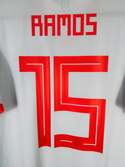 Détail flocage RAMOS 15 rouge, maillot Espagne extérieur Coupe du monde 2018