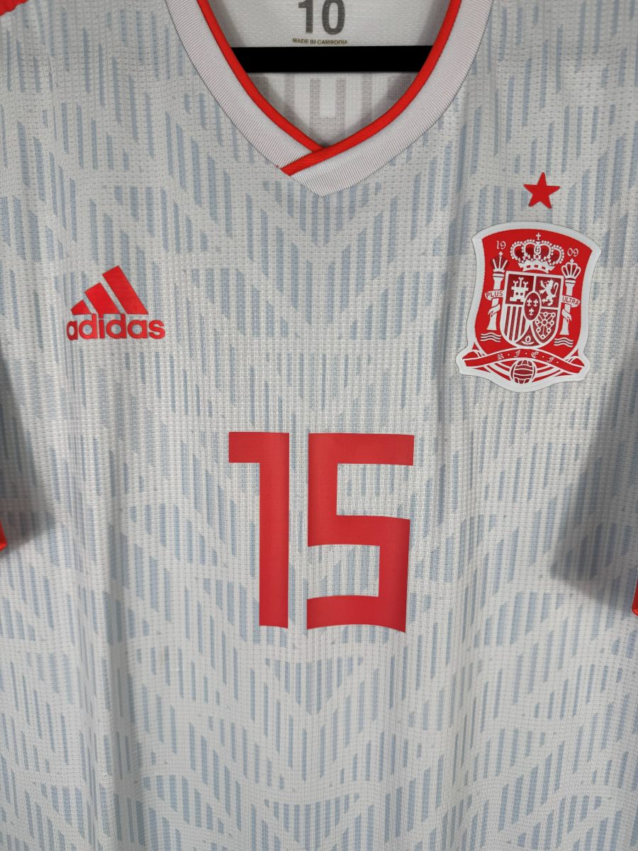 Écusson RFEF et étoile du maillot Espagne extérieur 2018 Ramos, logo adidas rouge