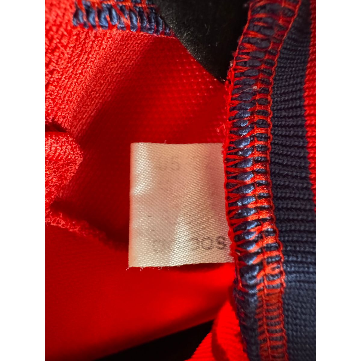 Étiquette d'authenticité avec code Adidas HL1970 prouvant l'originalité du maillot