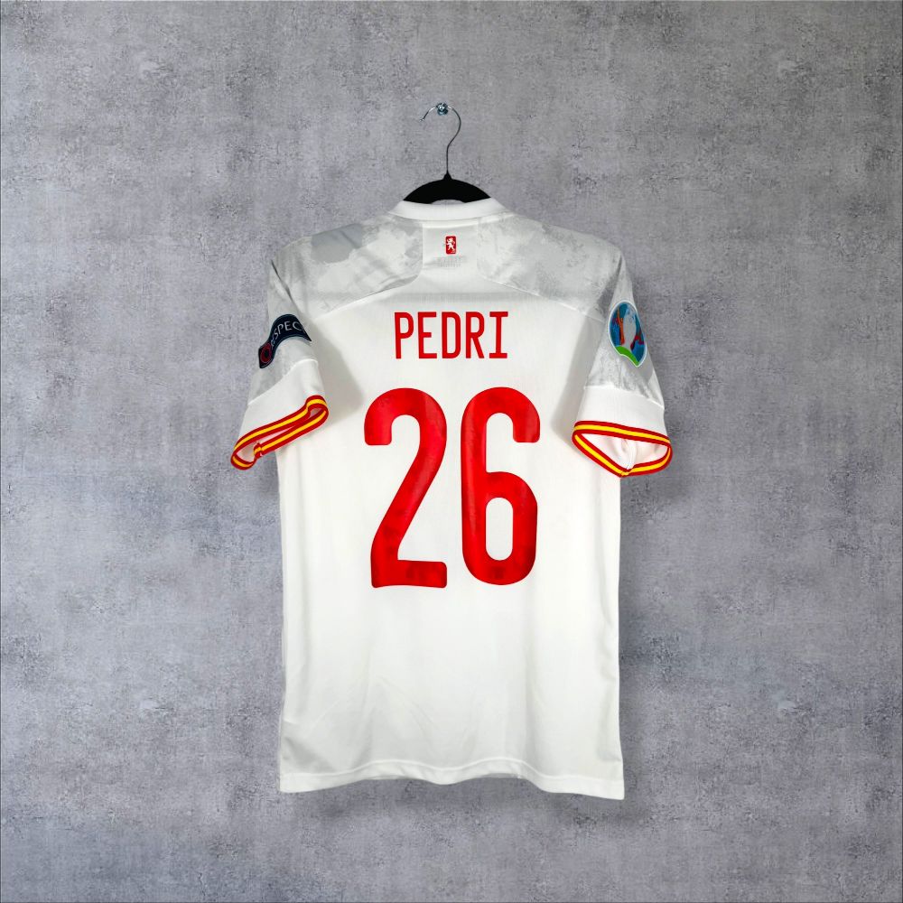 Dos du maillot Espagne Euro 2020 extérieur blanc avec flocage Pedri N°26 et patch UEFA Euro 2020 Meilleur Jeune Joueur révélation tournoi authentique