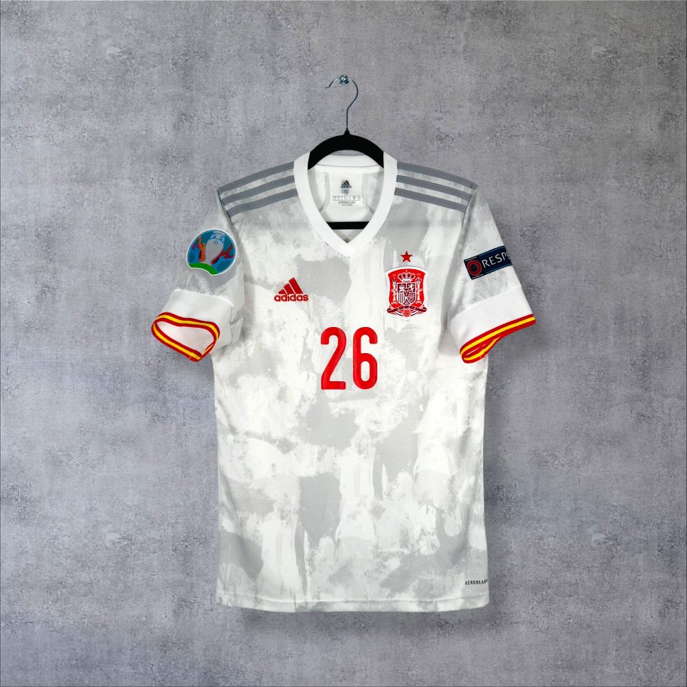 Maillot Espagne La Roja Euro 2020 Extérieur authentifié Adidas blanc filigrane gris flocage Pedri González N°26 héritier d'Iniesta ère Luis Enrique taille S