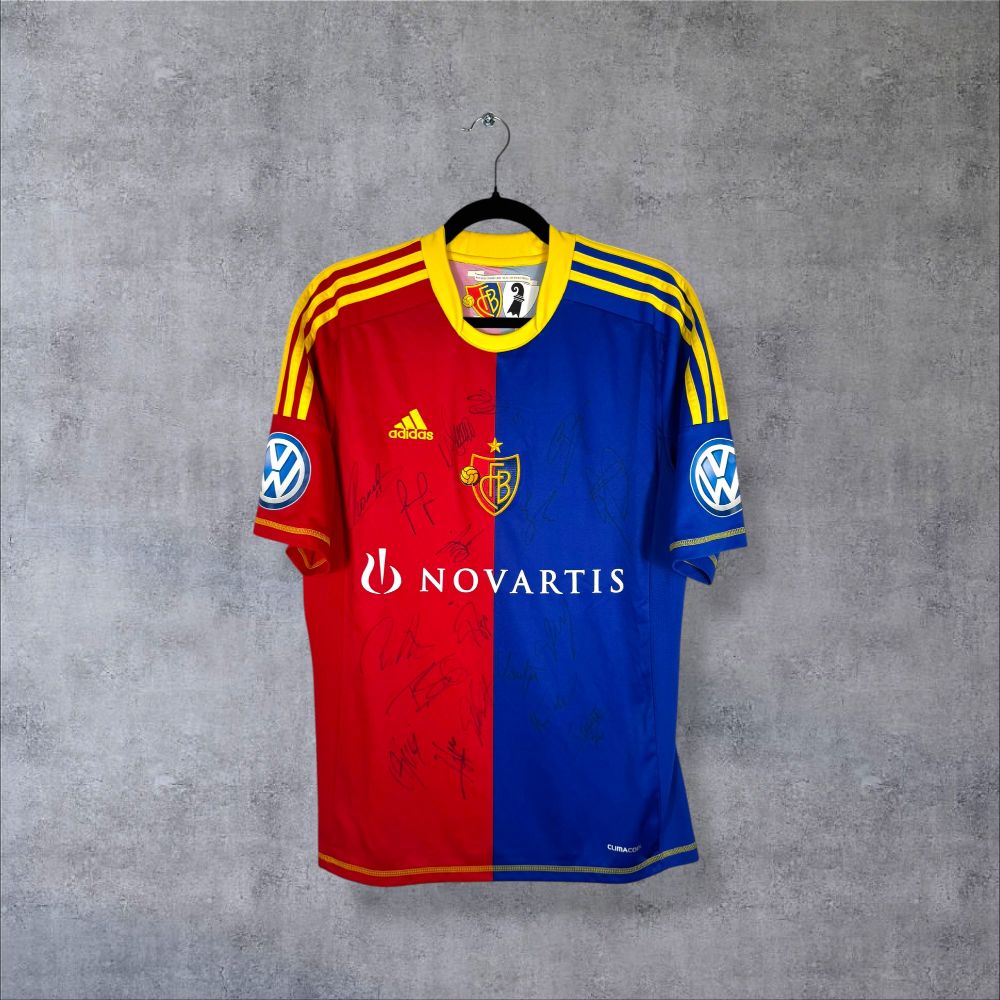 Maillot FC Bâle 2012-2013 Domicile signé par toute l'équipe collector avec signature de Mohamed Salah à 20 ans