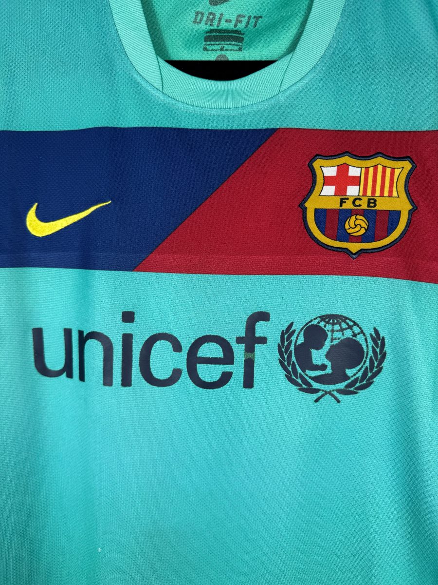 Écusson brodé FC Barcelone et sponsor Unicef, maillot extérieur 2010-2011