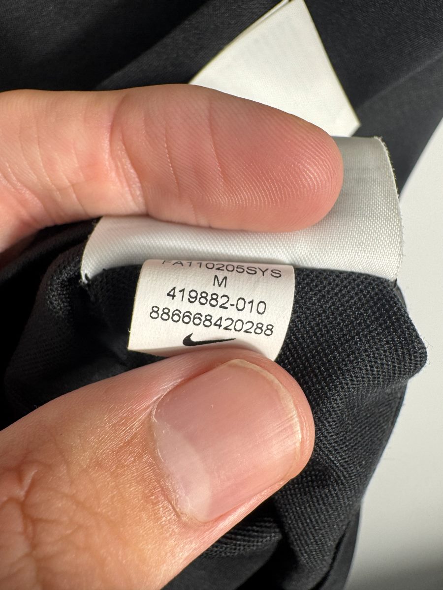 Étiquette intérieure Nike code 419882-010 taille M, maillot FC Barcelone extérieur 2011-2012