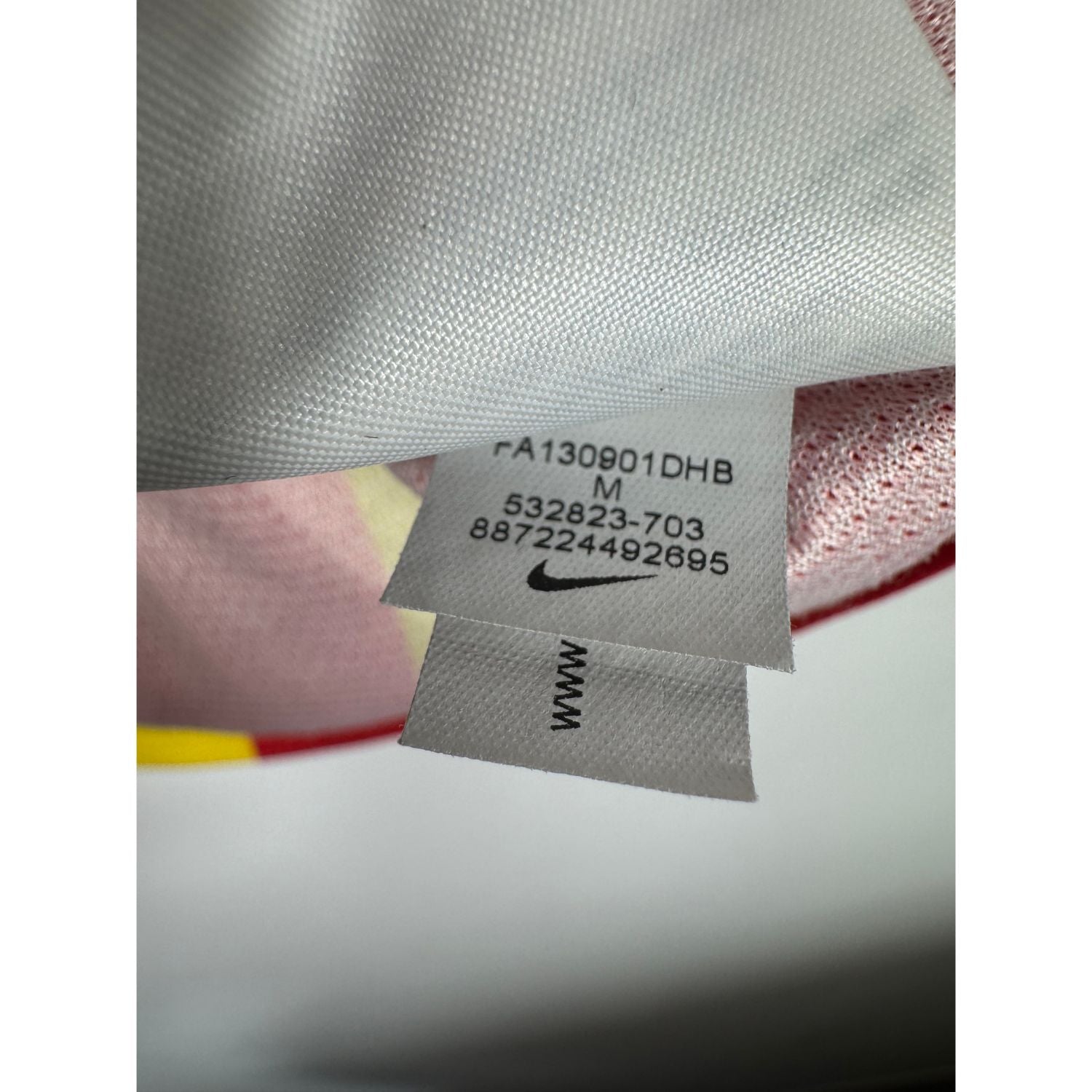 Étiquette d'authenticité avec code Nike 532823-703 prouvant l'originalité du maillot