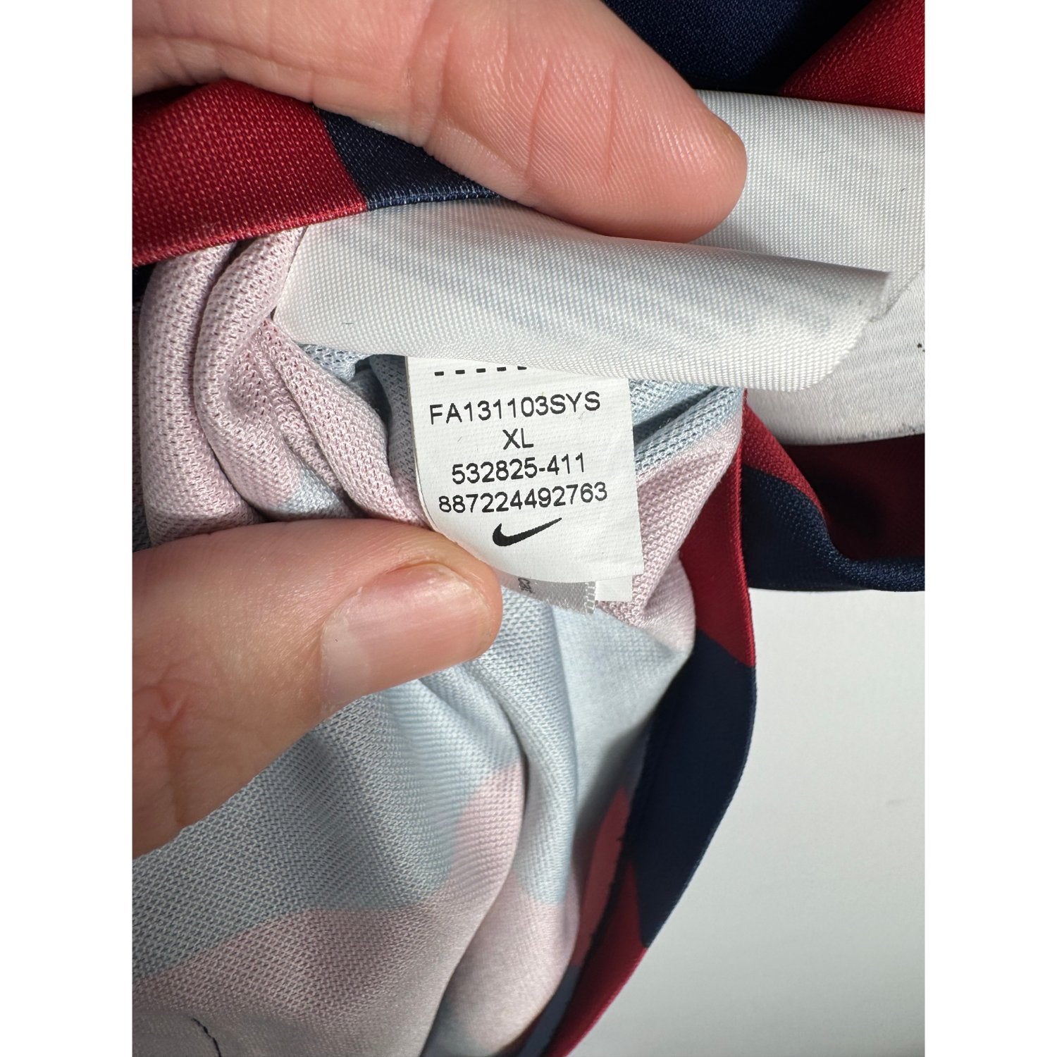 Étiquette d'authenticité avec code Nike 532825-411 prouvant l'originalité du maillot