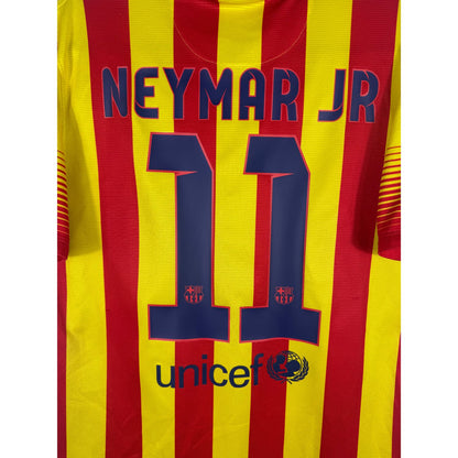 Détail de la typographie du flocage sur le numéro 11 de Neymar JR