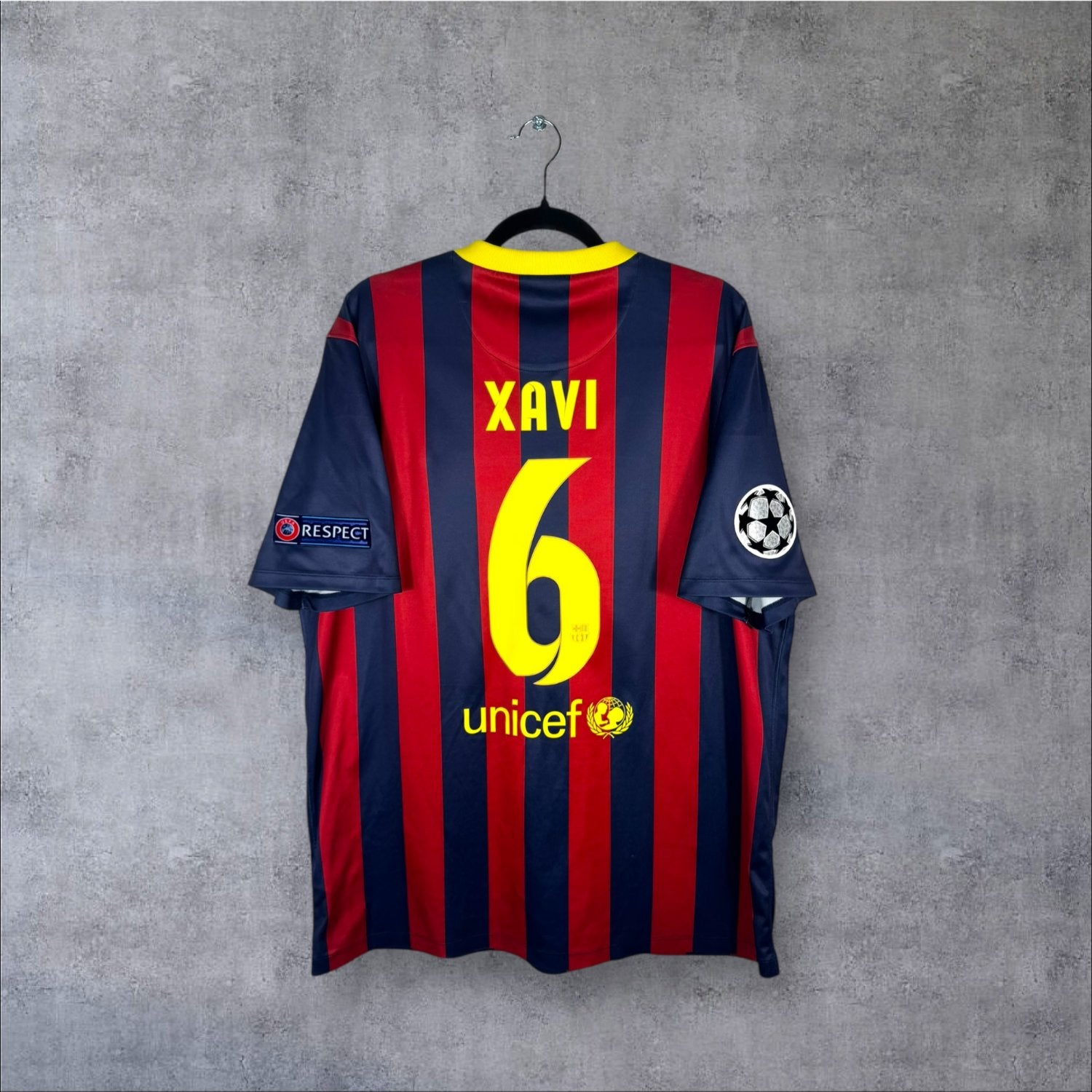 Flocage d'origine Xavi numéro 6 sur maillot FC Barcelone 2013-2014 Domicile