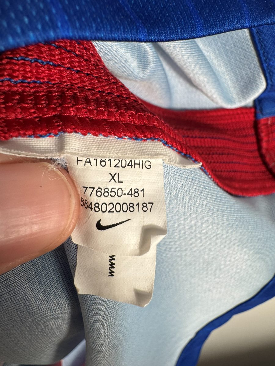 Étiquette Nike 776850-481 code saison FA16 maillot FC Barcelone 2016-2017