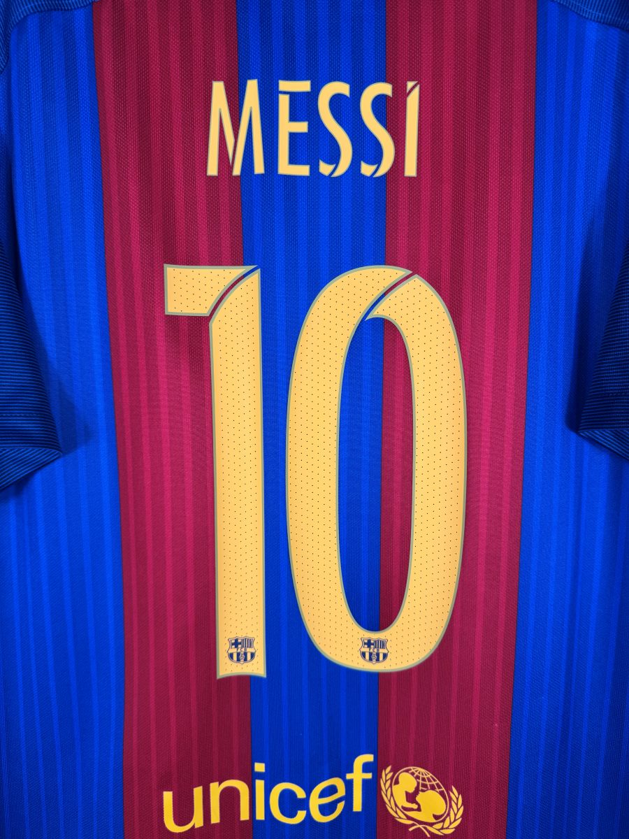 Flocage MESSI N°10 jaune avec écussons Barça intégrés à la base des chiffres