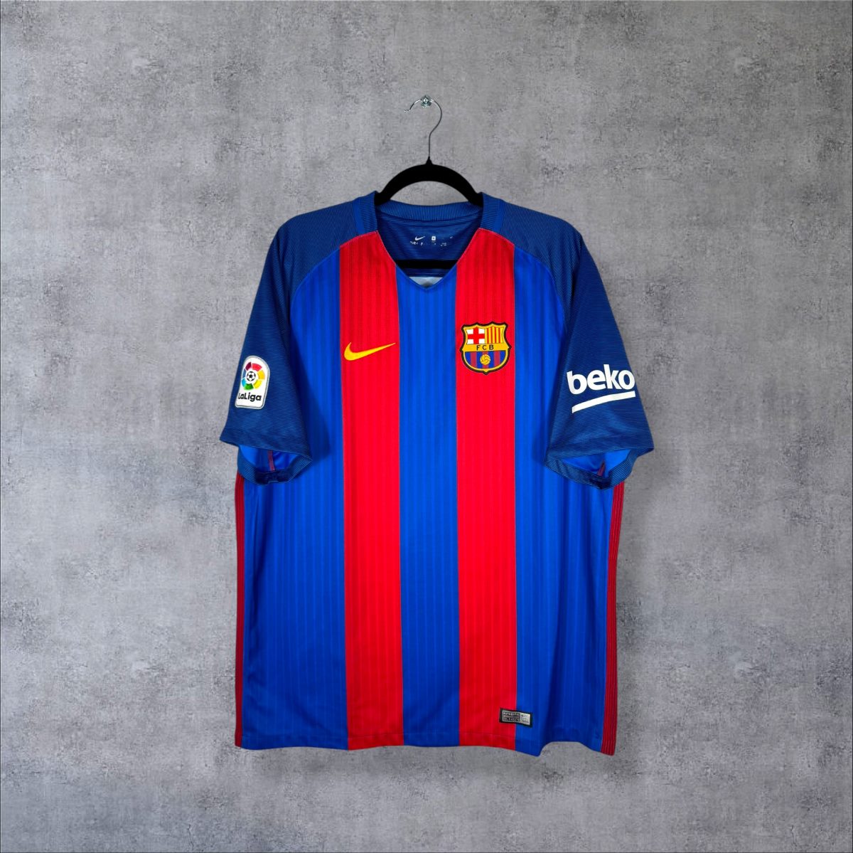 Maillot FC Barcelone 2016-2017 domicile Nike face rayures blaugrana Beko