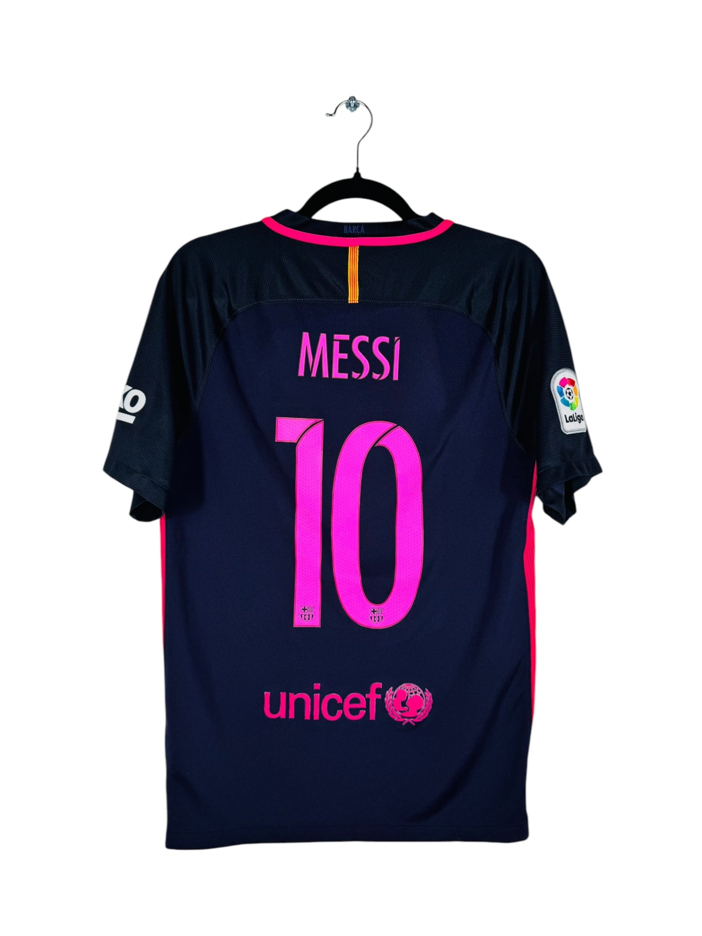 Maillot FC Barcelone 2016-2017 Extérieur Nike - Vue arrière flocage Messi N°10, taille S, couleur violet et rose.