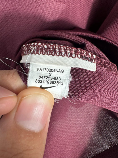 Étiquette intérieure Nike d'origine du maillot FC Barcelone 2017-2018 third, code 847253-683, taille S