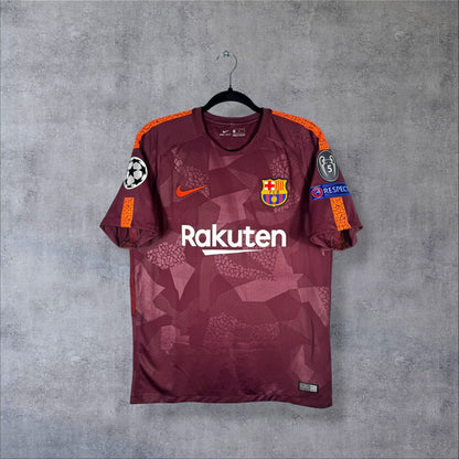 Maillot FC Barcelone third 2017-2018 grenat de face, motif géométrique et sponsor Rakuten