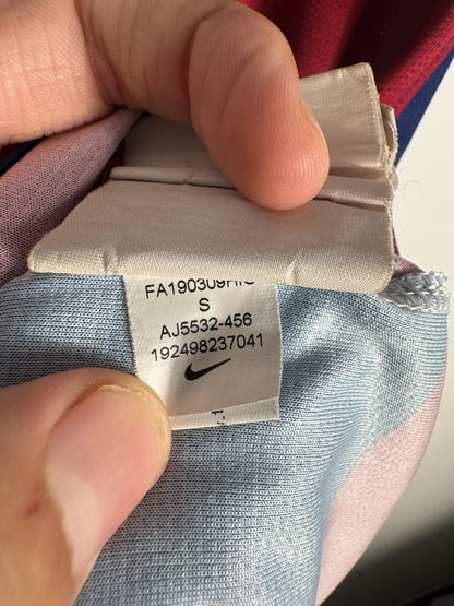 Étiquette Nike d'origine référence AJ5532-456 taille S du maillot FC Barcelone 2019-2020