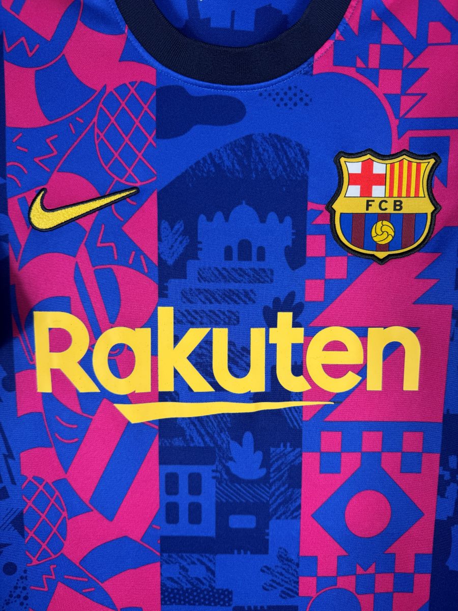 Écusson brodé FC Barcelone et sponsor Rakuten maillot third 2021-2022