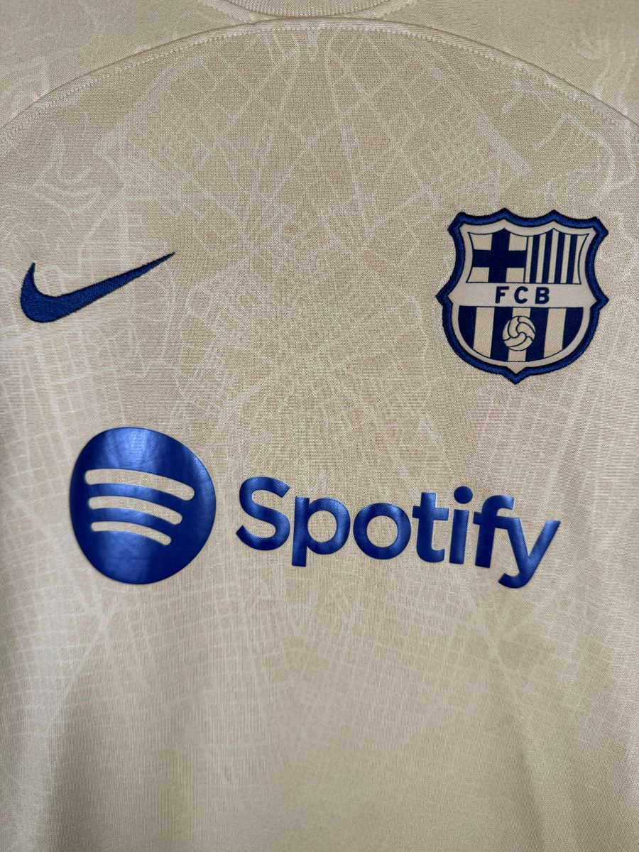 Écusson FCB, swoosh et sponsor Spotify bleu marine, maillot Barça extérieur 2022-2023 Lewandowski