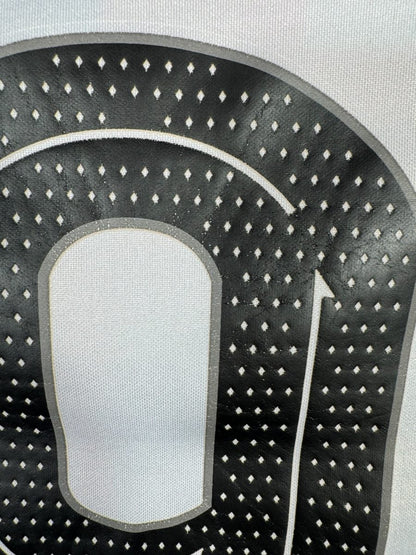 Très légère usure de surface sur le numéro 9, maillot Barça third 2022-2023