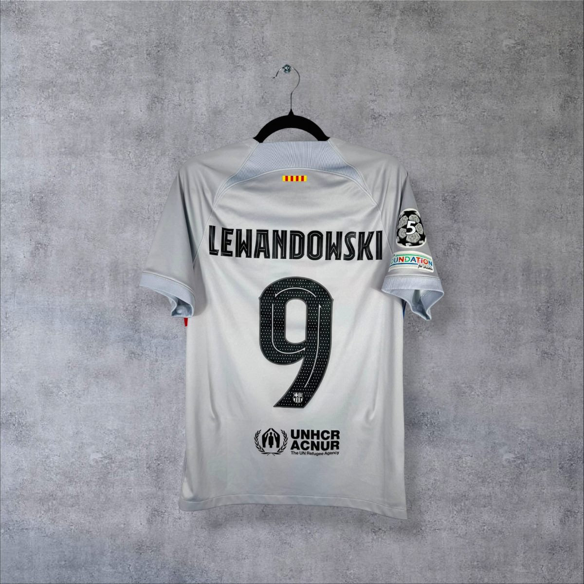 Maillot FC Barcelone 2022-2023 third gris clair, dos floqué Lewandowski 9