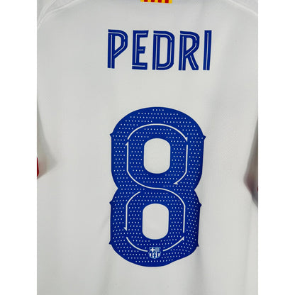 Détail de la typographie du flocage sur le numéro 8 de Pedri
