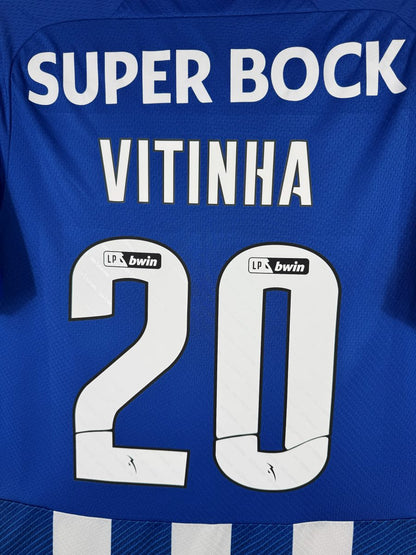 Détail flocage Vitinha 20 blanc avec logo Liga Portugal bwin, maillot FC Porto 2021-2022