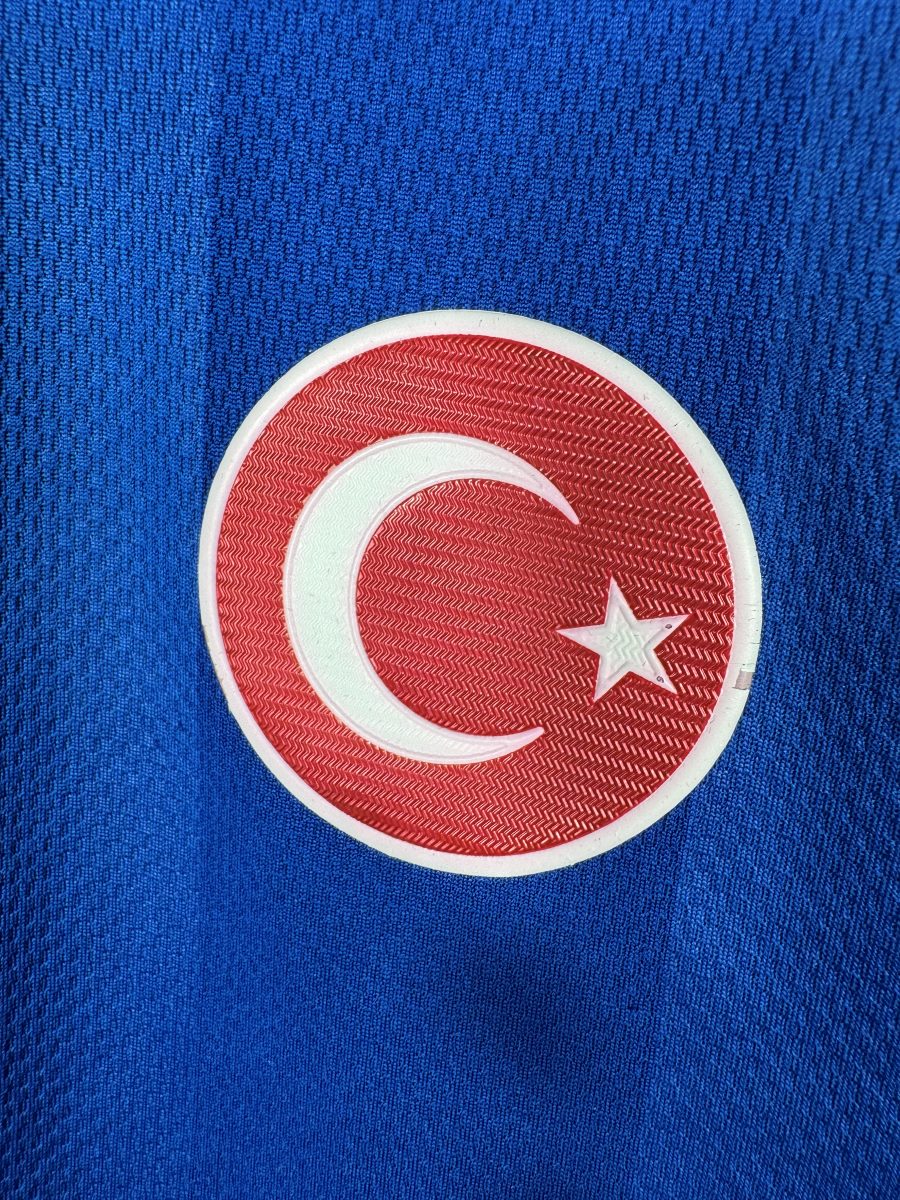 Badge drapeau turc en relief sur le maillot Fenerbahçe third 2014-2015