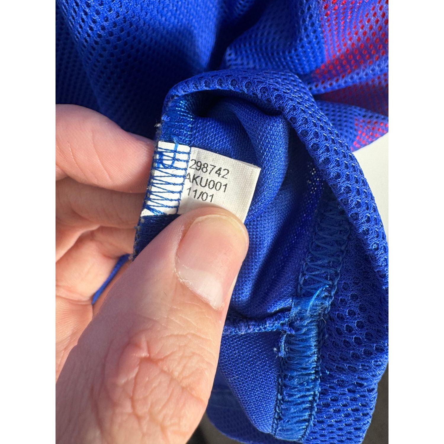 Étiquette d'authenticité avec code Adidas 298742 prouvant l'originalité du maillot