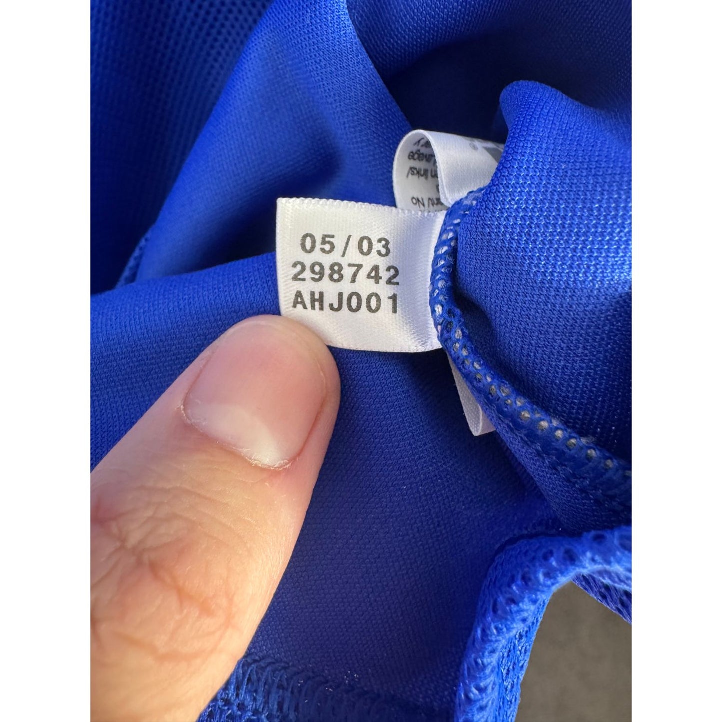 Étiquette d'authenticité avec code Adidas 298742 prouvant l'originalité du maillot