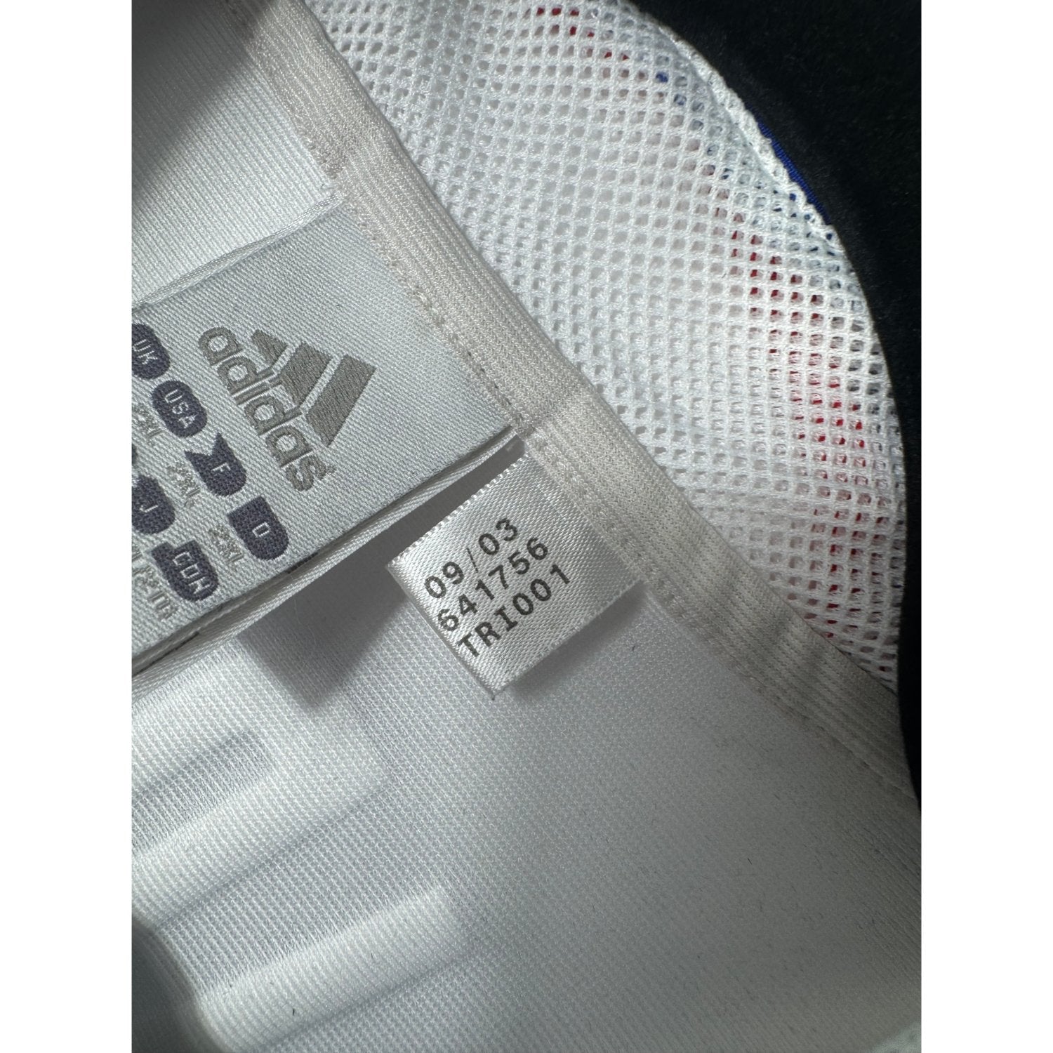 Étiquette d'authenticité avec code Adidas 641756 prouvant l'originalité du maillot