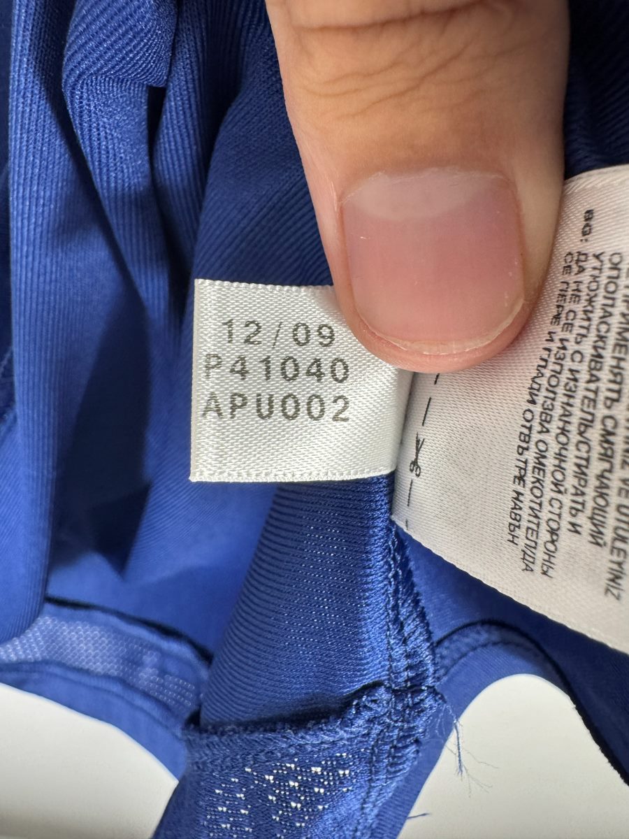 Étiquette adidas code P41040 date 12/09, maillot France domicile 2010
